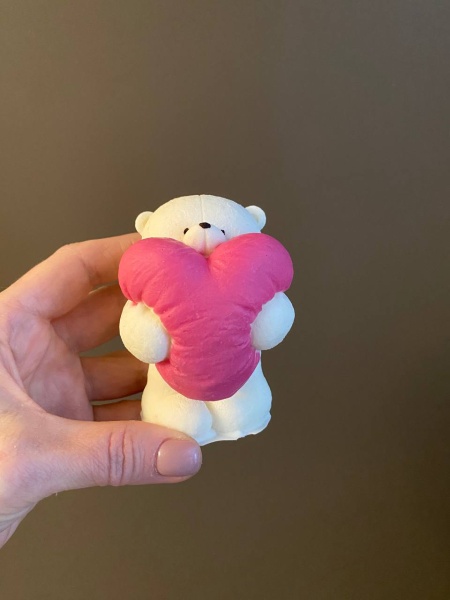 Мишка пухлик с сердцем