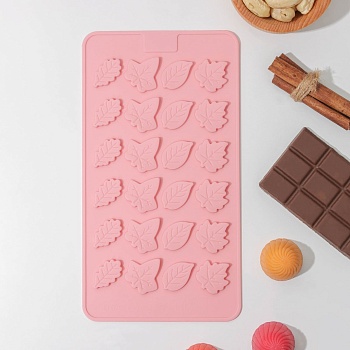 Силиконовая форма «Листики», 24 ячейки