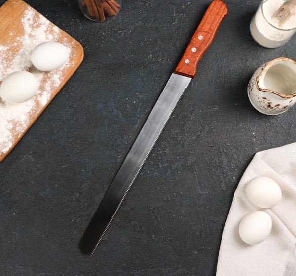 Нож для бисквита 30 см, деревянная ручка