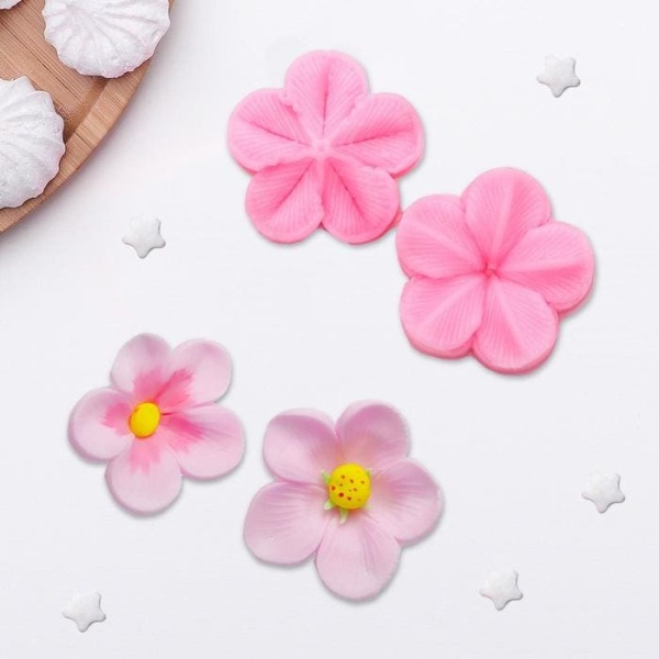 Вайнер силиконовый «Пятилистник», 2 части, 3 см.