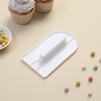 Шпатель утюжок кондитерский Доляна, 15×8×2,5 см, с ручкой, цвет белый