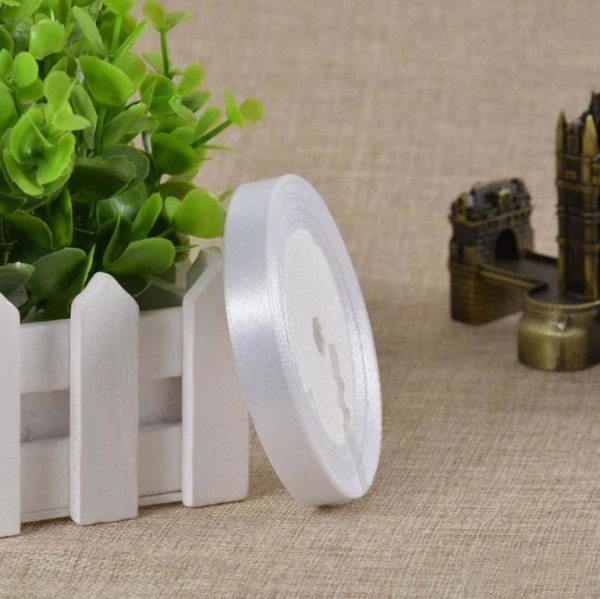 Лента атласная 12 мм (цвет №01 белый) 22,7 метра