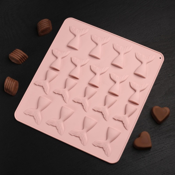 Форма для льда и кондитерских украшений Доляна «Хвост», 25х22,5х0,4 см, 18 ячеек