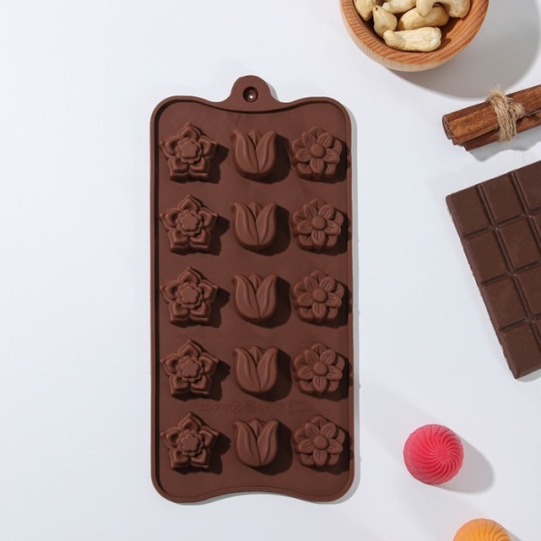Форма для льда и шоколада «Поляна», 20,5×10,5×1,5 см, 15 ячеек (2,3×2,3 см), цвет шоколадный