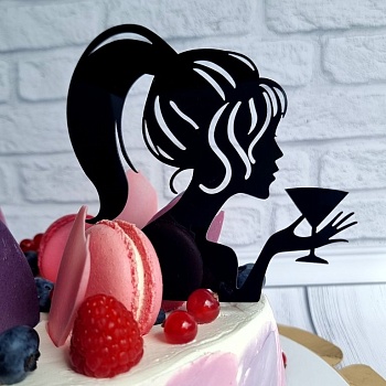 Топпер «Силуэт» девушка с коктейлем, черный