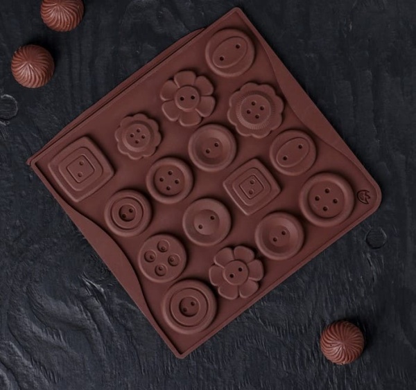 Форма для льда и кондитерских украшений  «Пуговки», 17,4×16,5×0,4 см, 16 ячеек