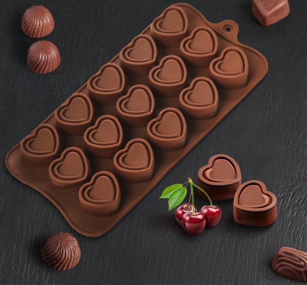 Форма для льда и кондитерских украшений Доляна «Сладкое сердце», 22×10,5 см, 15 ячеек (2,2×2,8 см), цвет шоколадный