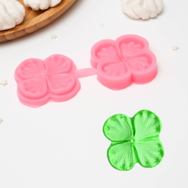 Силиконовый молд «Клевер», 14×6×1 см (6см)