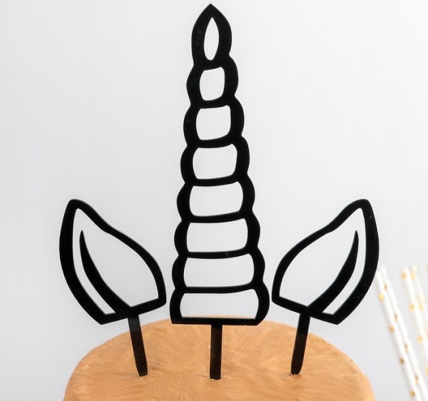 Топпер на торт 16,5х10,5 см "Единорог", цвет чёрный